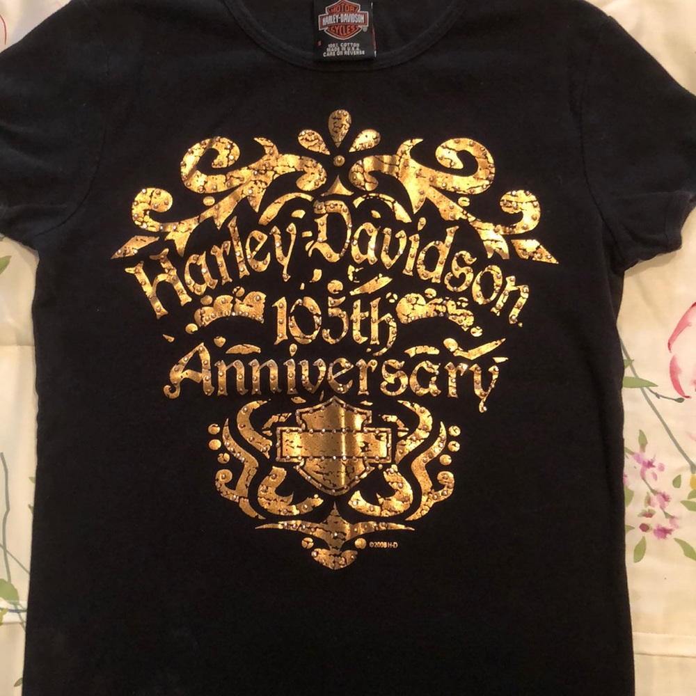105 Anniversary HD black T-shirt.